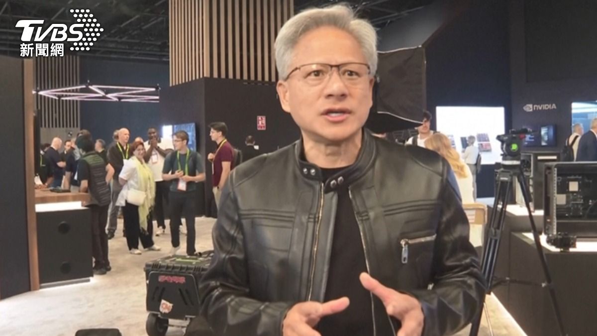 全球第十大富豪黃仁勳，身家在一週內又漲40億美元，與股神巴菲特只有10億美元之差。（圖／達志影像美聯社）