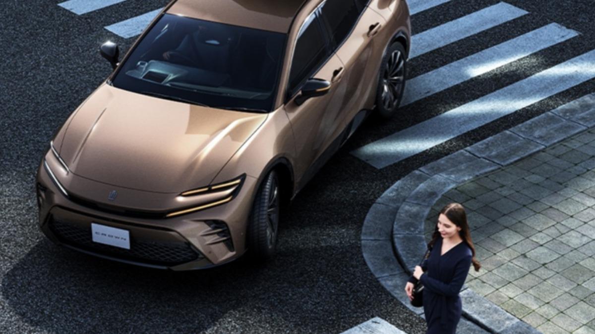 入門「Sport G」車型取消包括前方交叉路口警示等許多安全輔助功能。(圖 / Toyota)
