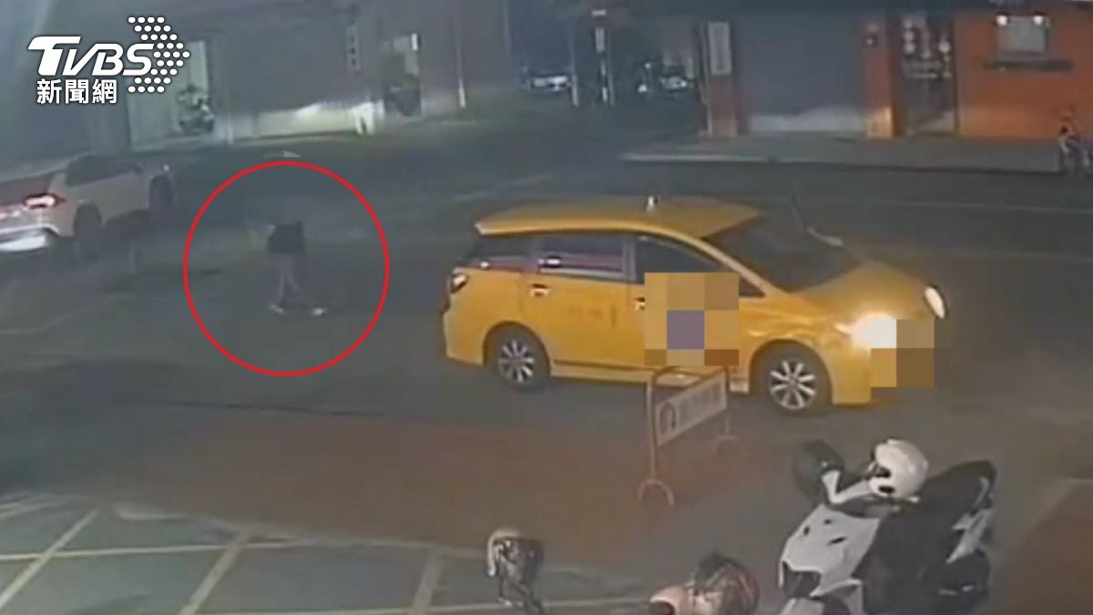 酒客搭車爆衝突！花蓮司機不爽「掏槍射擊」　乘客手部中彈濺血