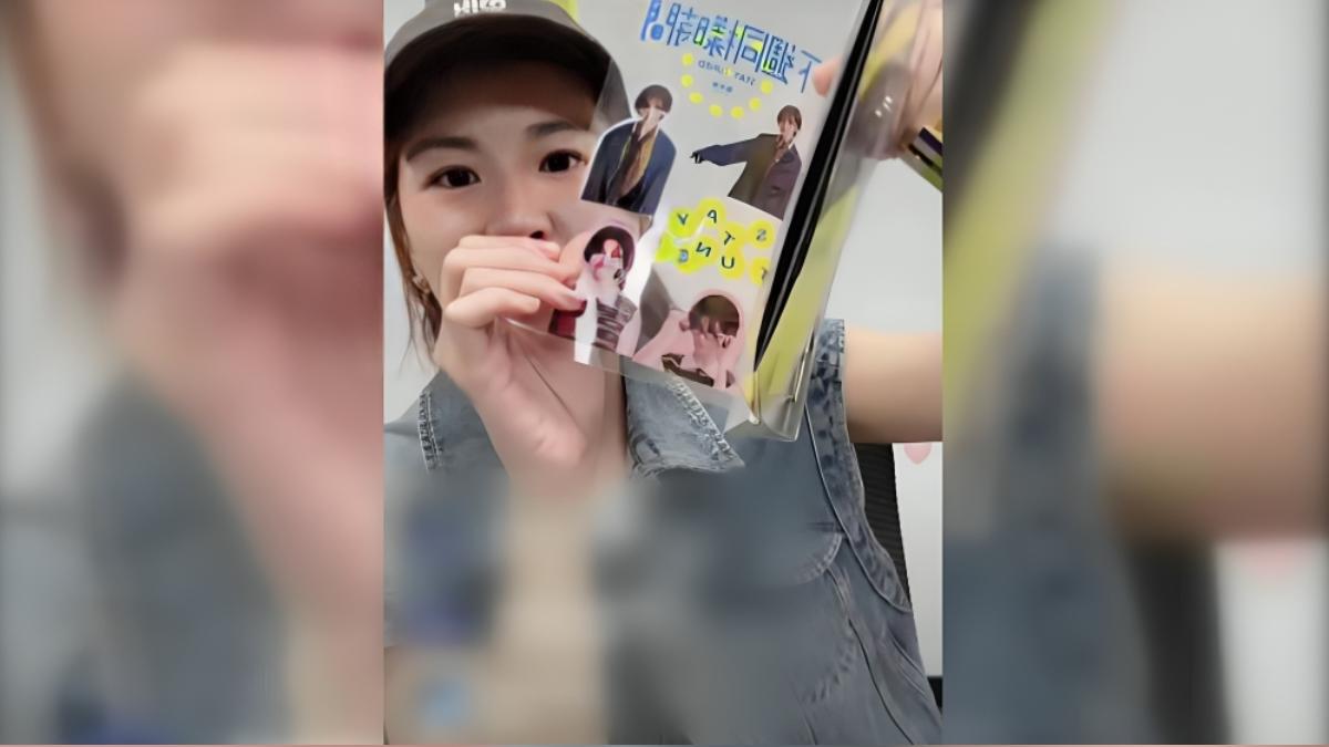 曾沛慈開箱新專輯。（圖／曾沛慈IG）