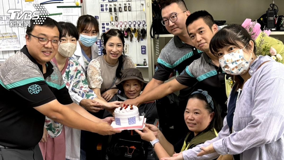 便當外送婦自摔險喪命,兩度心跳停止獲救「命是撿回來的」。(圖/TVBS)