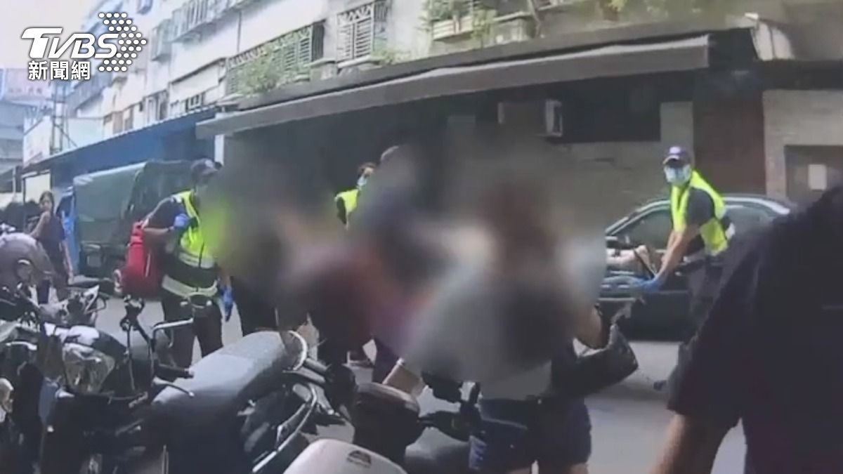毒販販售摻鹽巴的安非他命，遭六名惡煞砍傷。 (圖／TVBS)