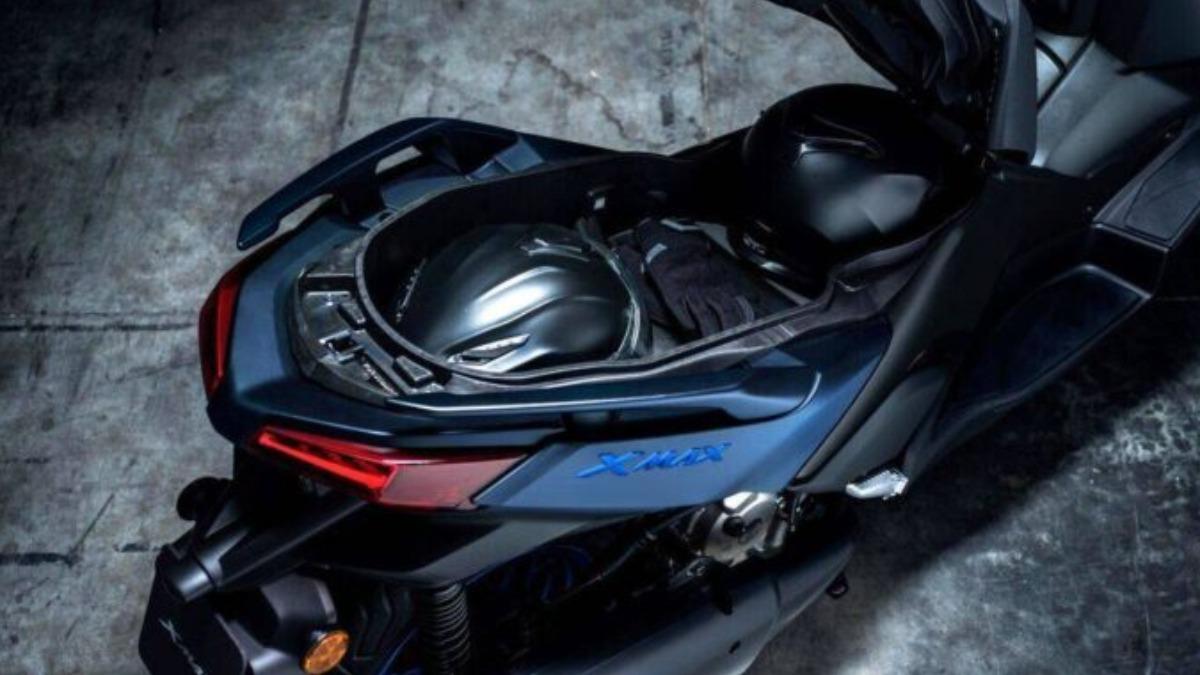 大容量置物空間依舊是XMax強項。(圖／Yamaha)