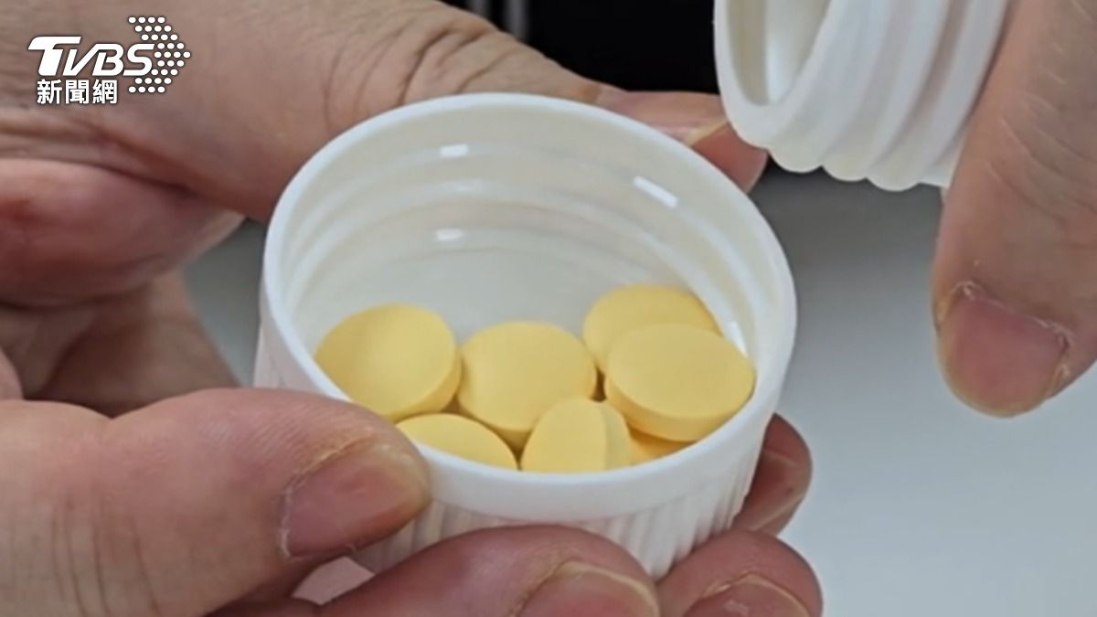 部分國外保健食品委託在台製造,一旦台灣調降進口關稅,就可能將產線遷出。(圖/TVBS)