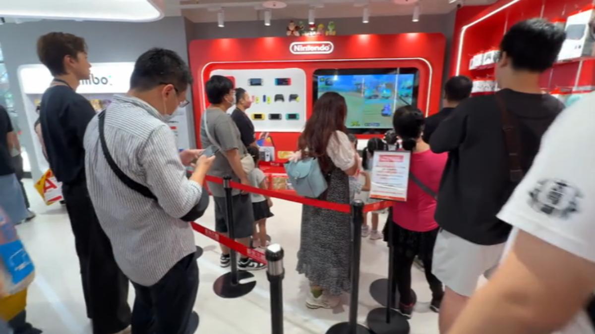Switch 2開賣後首個假日,試玩人潮多。(圖/TVBS)
