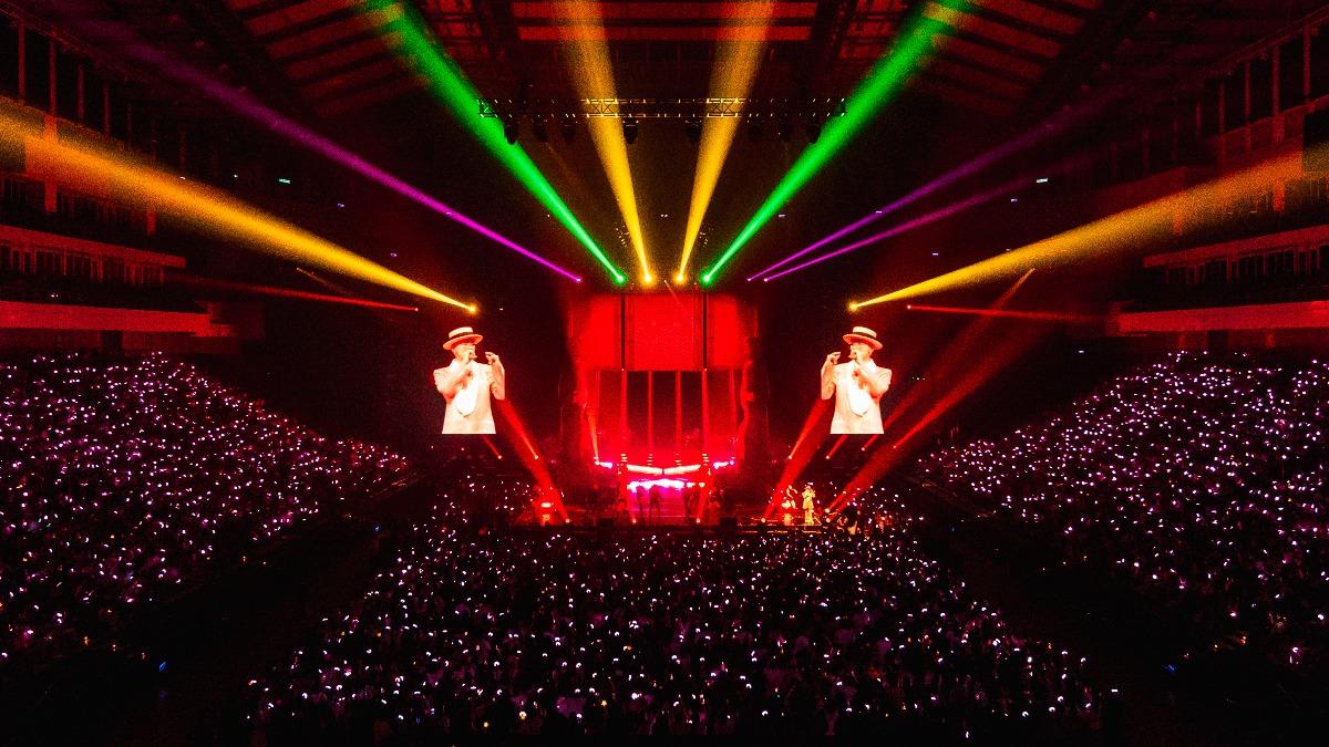 GD唱好唱滿2小時30分。(圖/(C) GALAXY CORPORATION提供)
