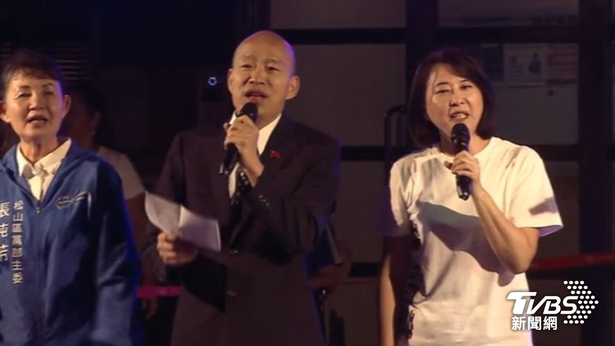 韓國瑜與王鴻薇高歌（圖／TVBS資料畫面）