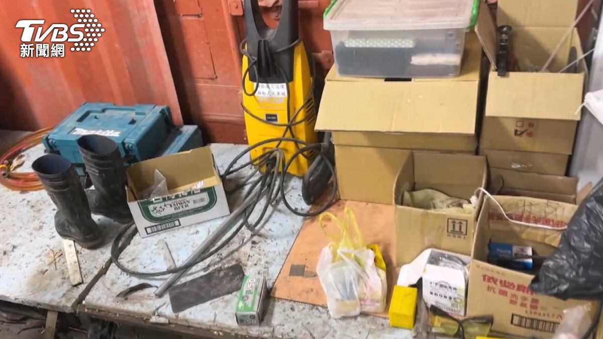 搬走工寮裡所有值錢的工具機，共計十多樣物品。(圖／TVBS)