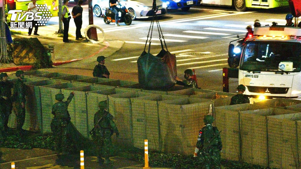 漢光導入「HESCO防禦工事」 萬板大橋設4道「阻絕陣地」