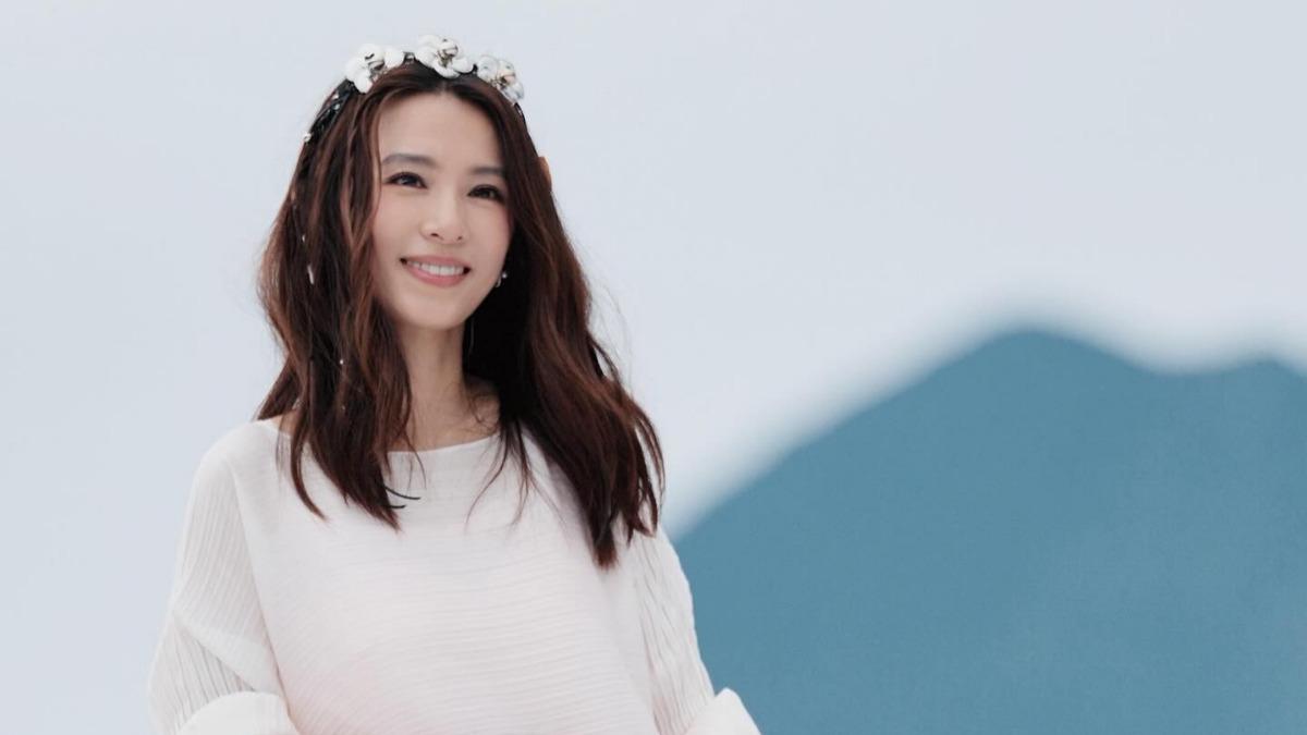 才辦完巡演!田馥甄急飛荷蘭追星 機場巧遇求合照好害羞