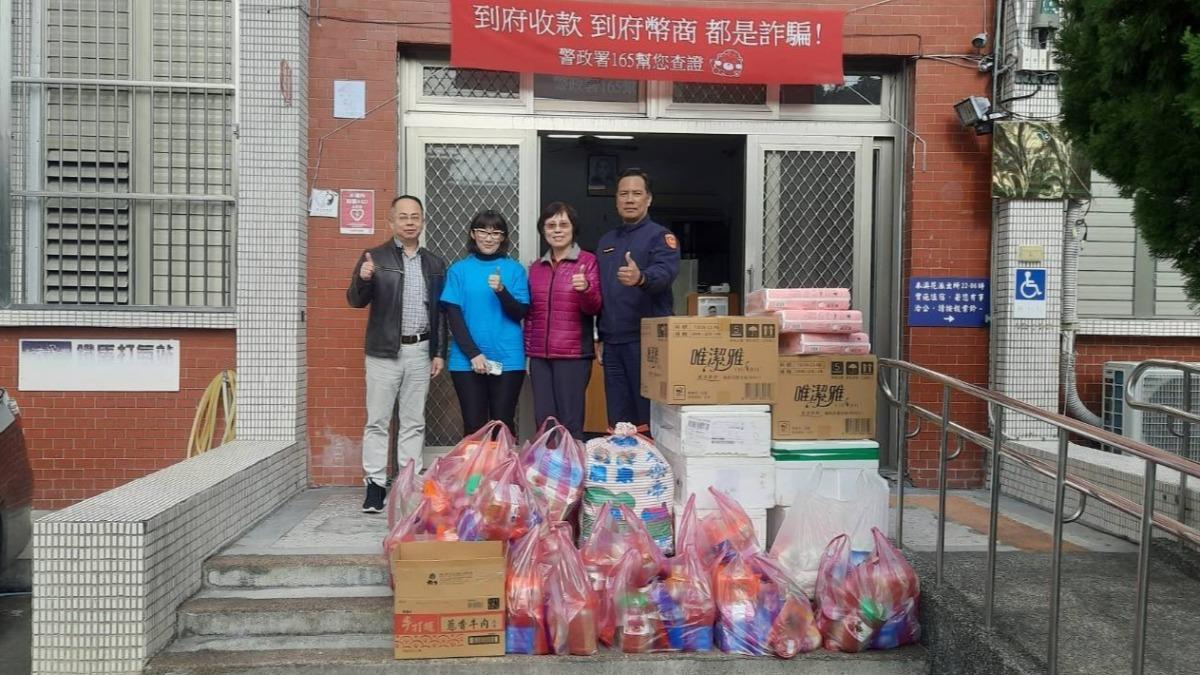 偏鄉守護者退休,胡傳明警職40年傳愛不止步。(圖/蘇澳分局提供)