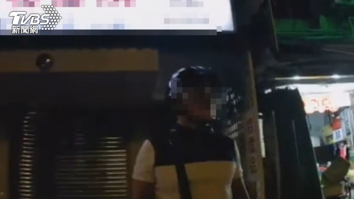 嫌犯潑汽油又搶10萬,逃往台北市萬華落網。(圖/TVBS)