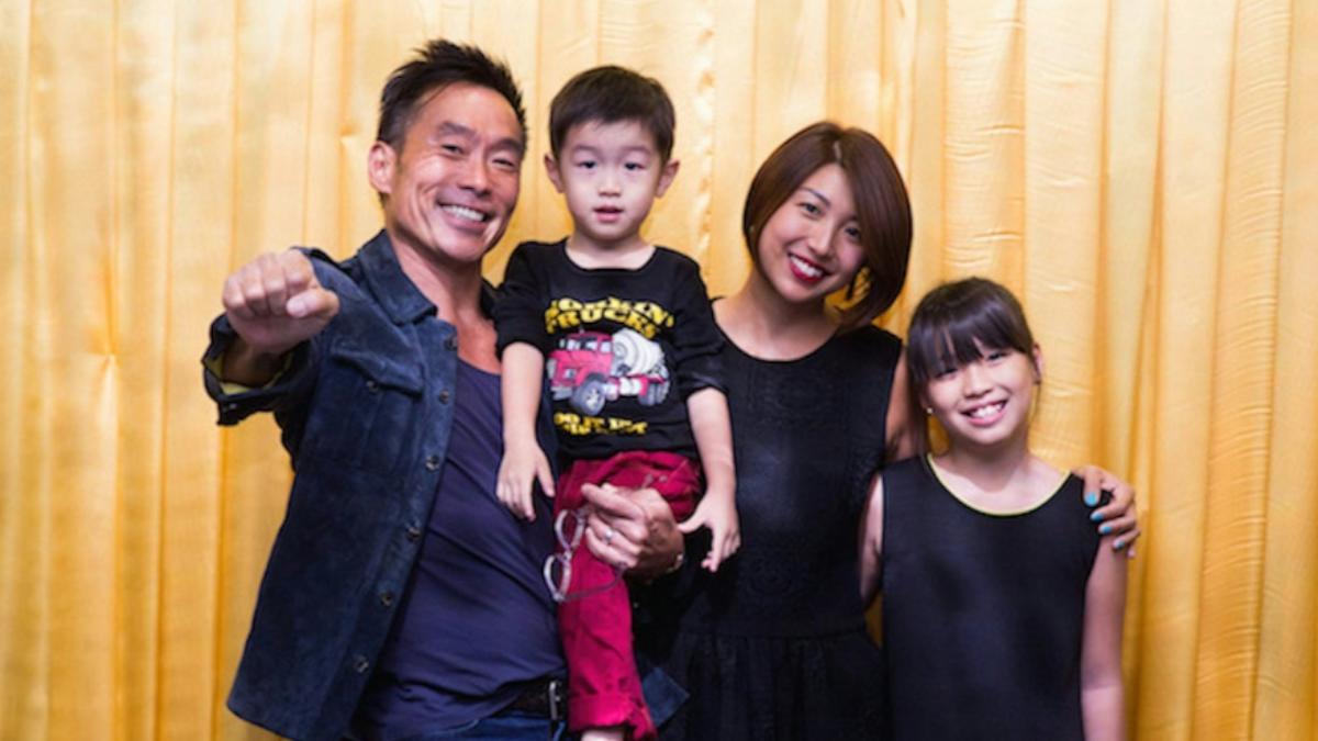 鄭浩南與前妻鮑愛玲兩人育有一子一女。(圖/翻攝自鄭浩南微博)