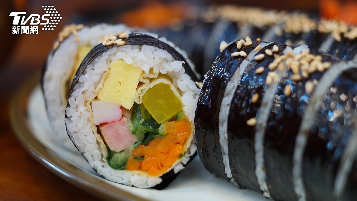 近期首爾發生上百起，「吃紫菜飯捲」中毒事件。（圖／Shutterstock達志影像）