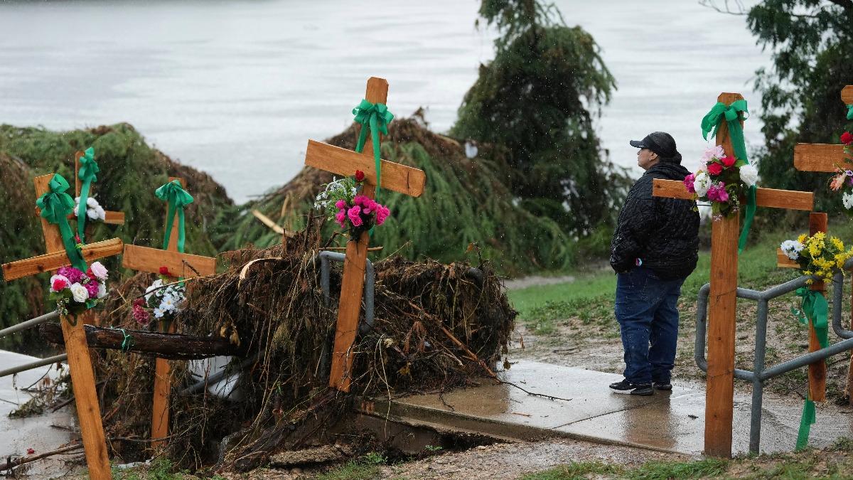 德州洪災恐再一波豪雨 罹難人數上修至131人