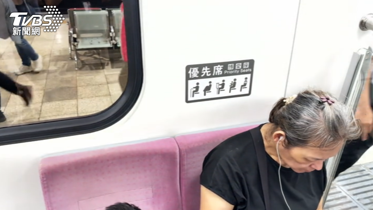 博愛座三讀通過改名優先席。(圖/TVBS)
