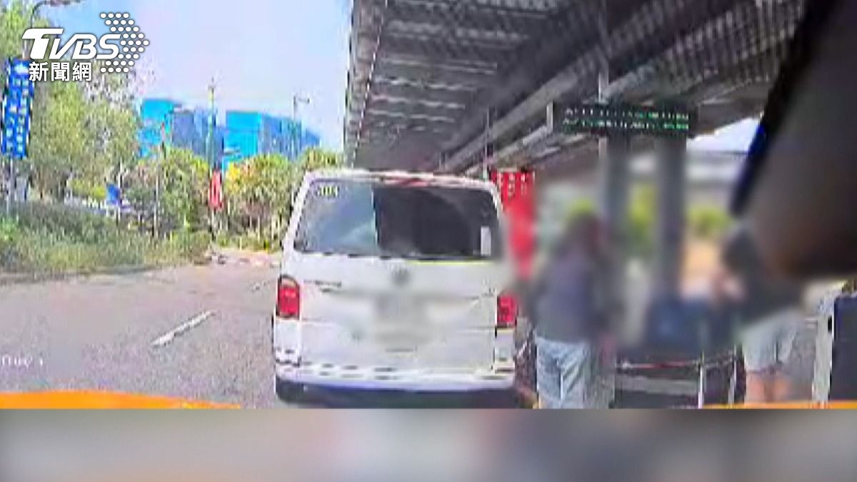 救護車載3人闖紅燈 業者:器捐小組趕高鐵。(圖/當事人提供)