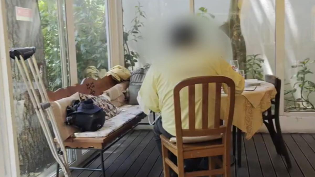 身障者跟團僅派女領隊，團員控旅行社「愛心勒索」。（畫面來源：林小姐提供）