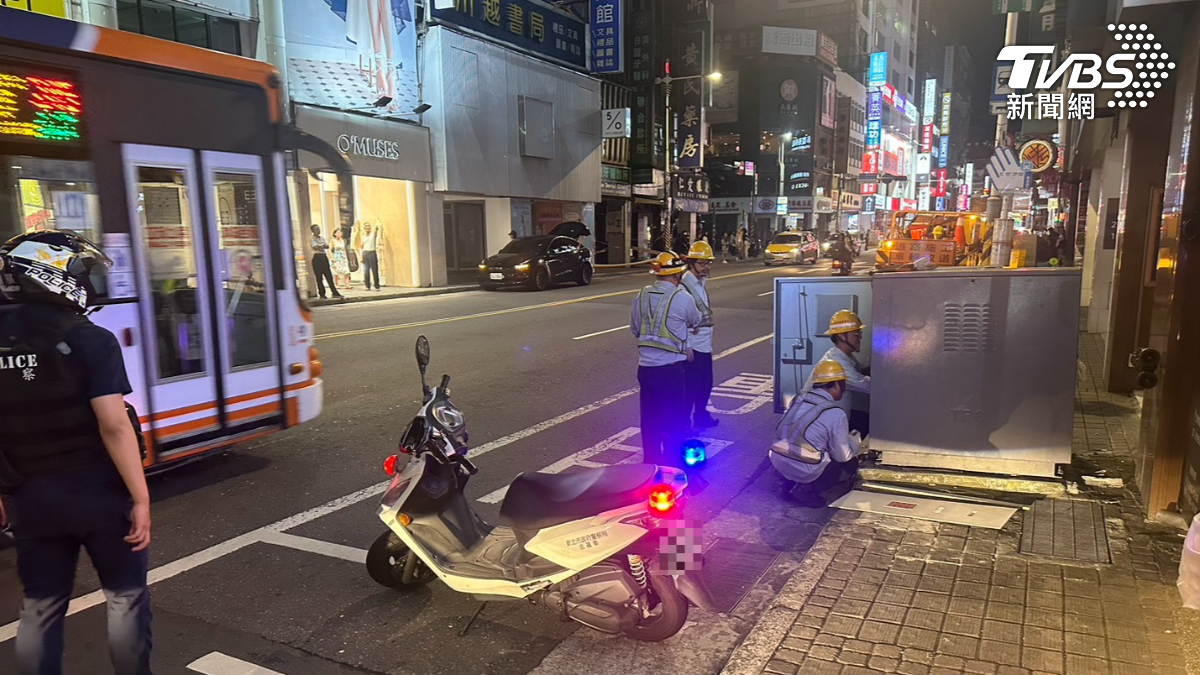 公車撞壞變電箱!板橋後站店家無電可用 台電緊急搶修