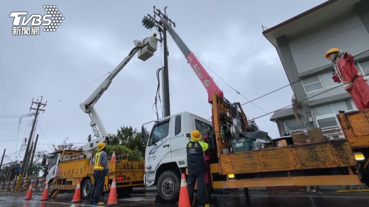 丹娜絲颱風重創嘉南地區，台電連日趕工搶修，不幸傳出意外，將要深入調查。（非意外現場圖／TVBS）