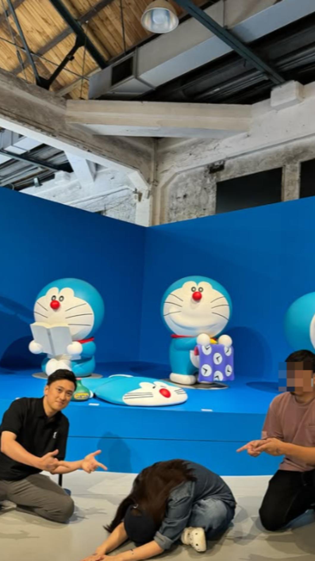 兩人和好友們一同去看展。(圖/翻攝自ilove7388 IG)