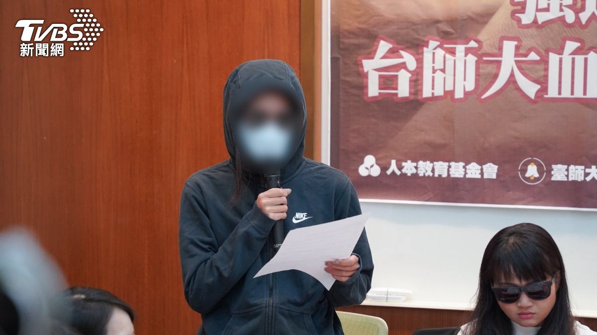 兩名女足隊學生控訴,過往曾引以為傲的體育系,如今卻成為讓她們喘不過氣的鐐銬。(圖/范雲辦公室提供)