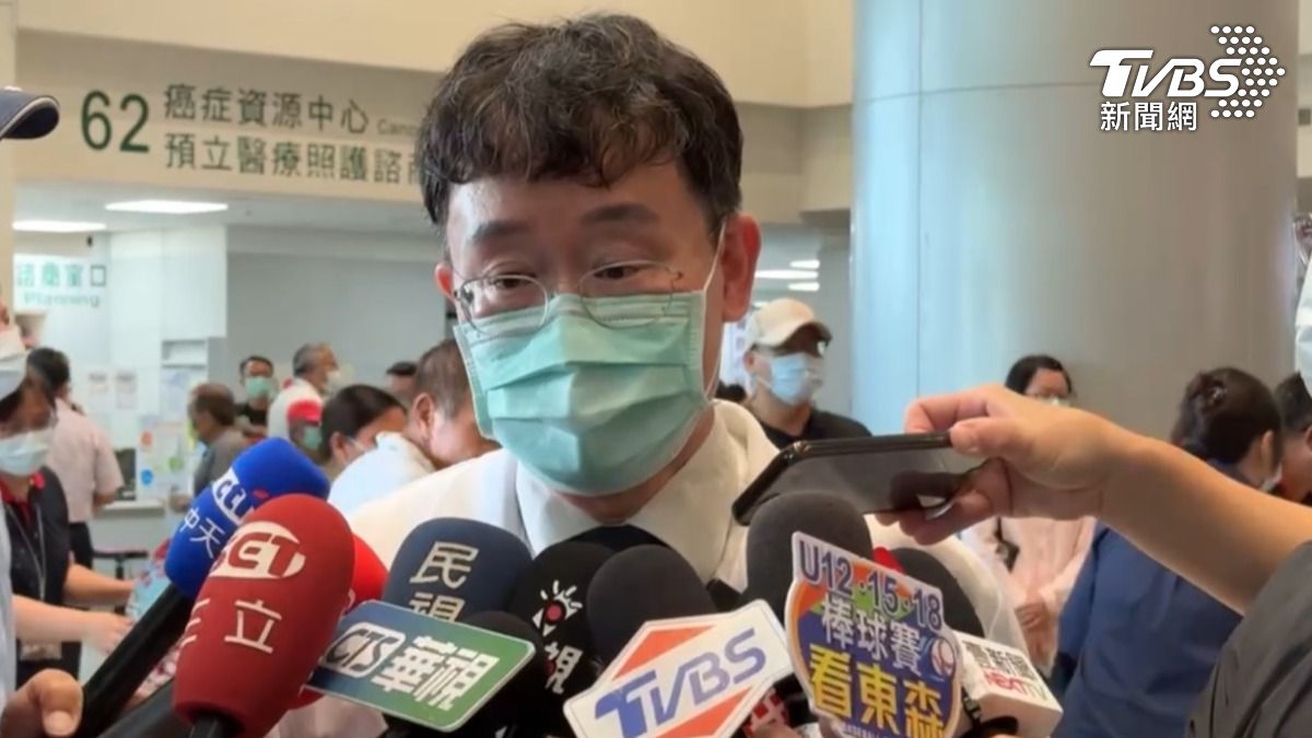 柳營奇美醫院說明最新病況。(圖/TVBS)