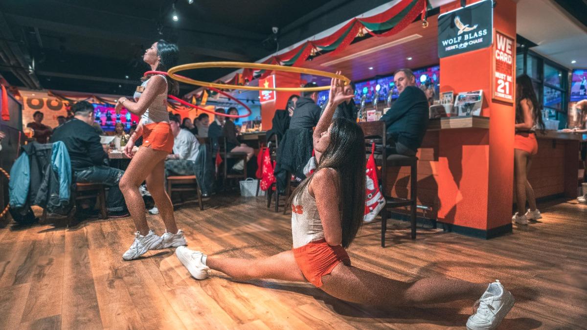 美國Hooters聲請破產，台灣店驚人營收曝。（圖／業者提供）