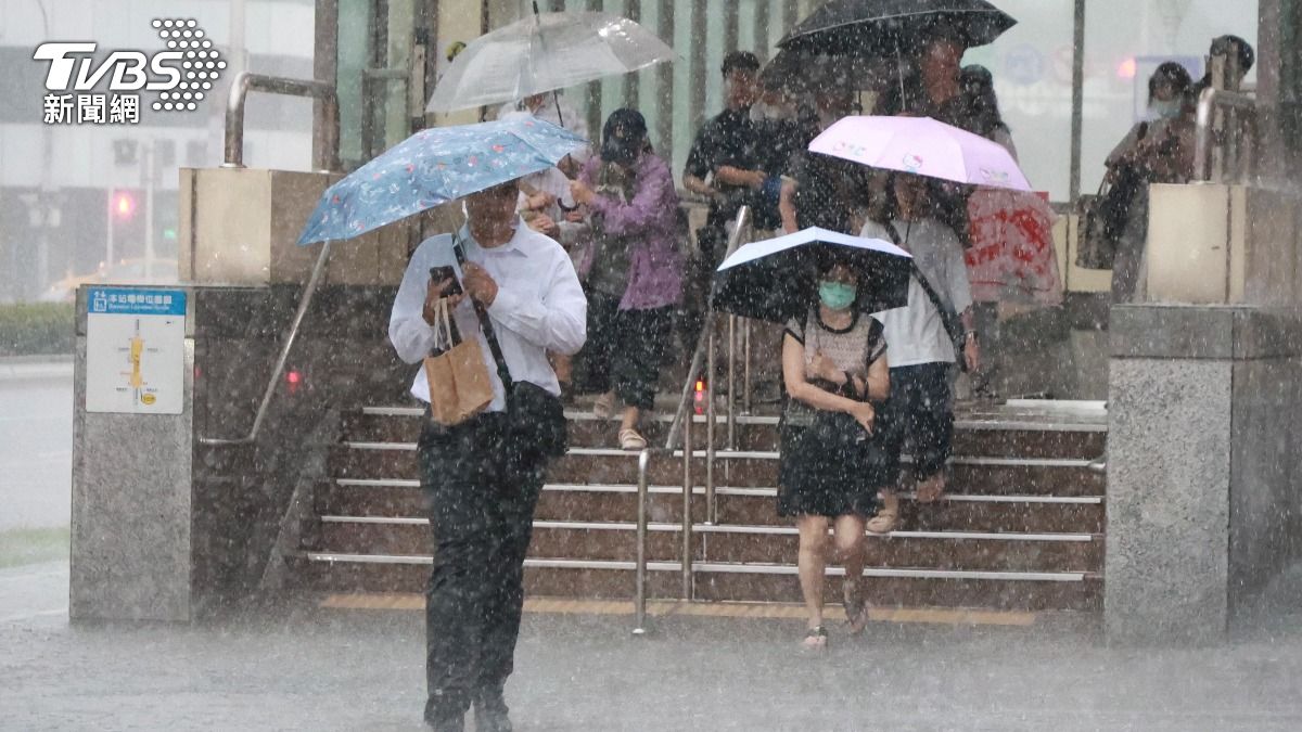 颱風/「風王」樺加沙來了!致災雨彈爆擊東半部 吳德榮:又有熱帶擾動