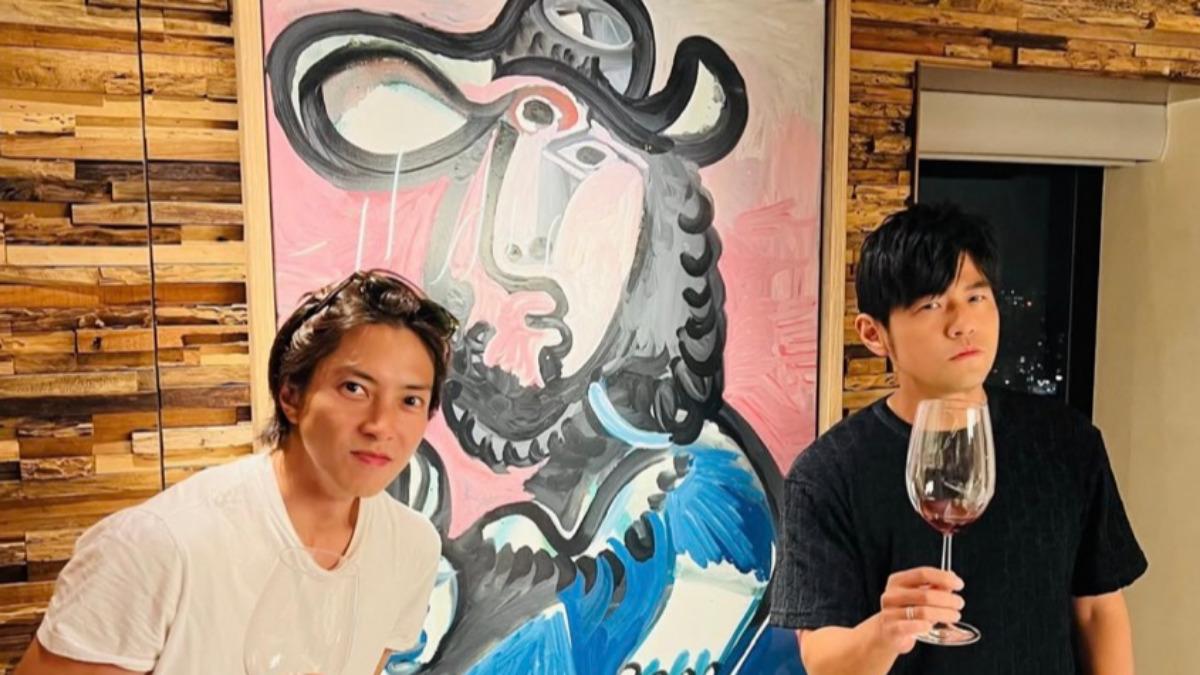 山下智久也曾到周董家裡欣賞畢卡索畫作。(圖/翻攝自周杰倫IG)