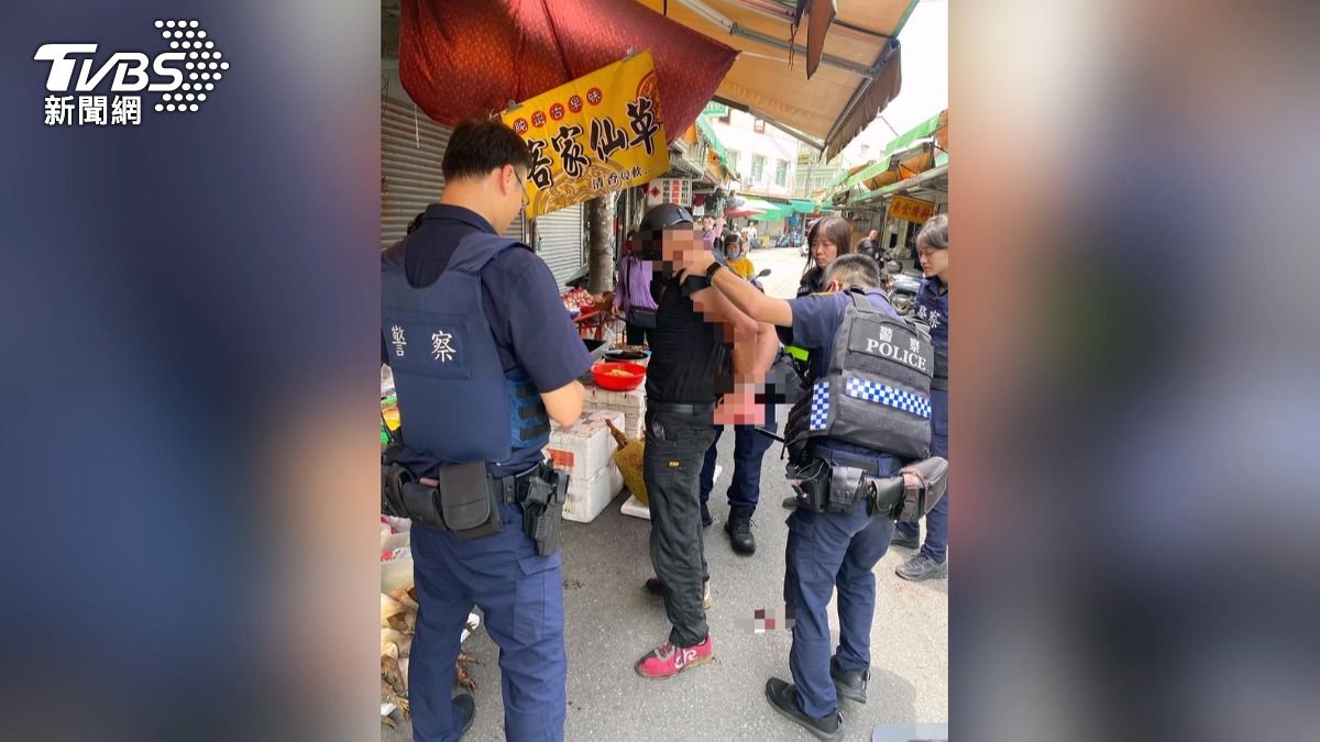 警方現場將嫌犯逮捕，並帶回偵訊，全案將依殺人未遂罪嫌移請嘉義地檢署偵辦。（圖／TVBS）