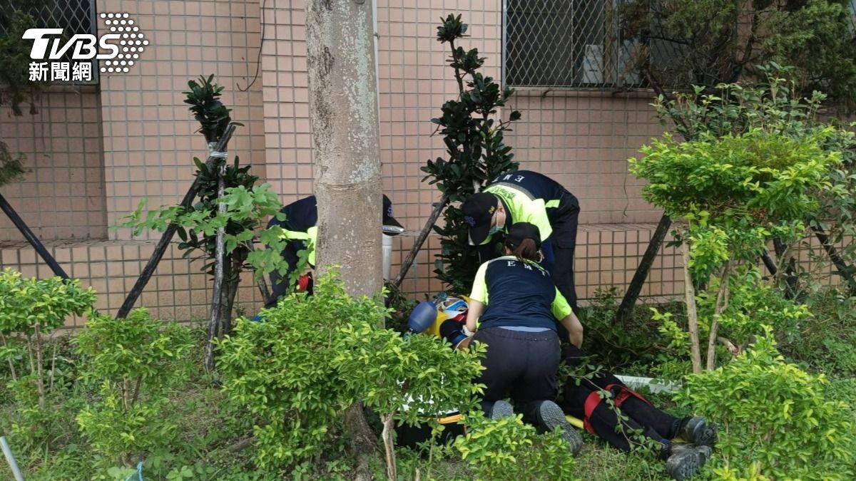 洪姓工人裝冷氣發生墜樓意外。 (圖/TVBS)