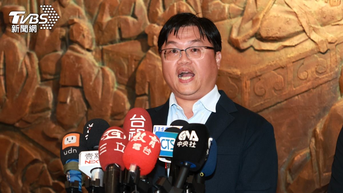 教育部次長朱俊彰出面回應台師大女足案。(圖/潘建樺攝)