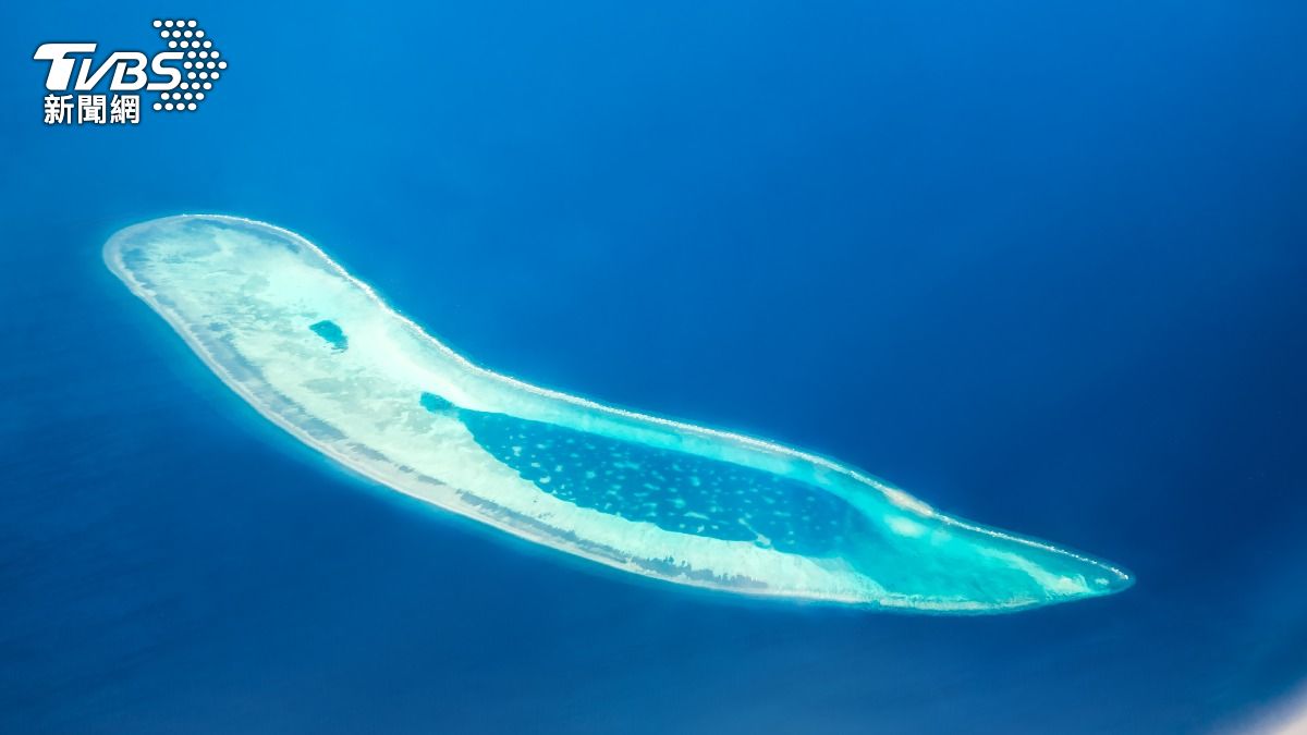 衛星照片露端倪 中國似在西沙群島中建島建飛機跑道