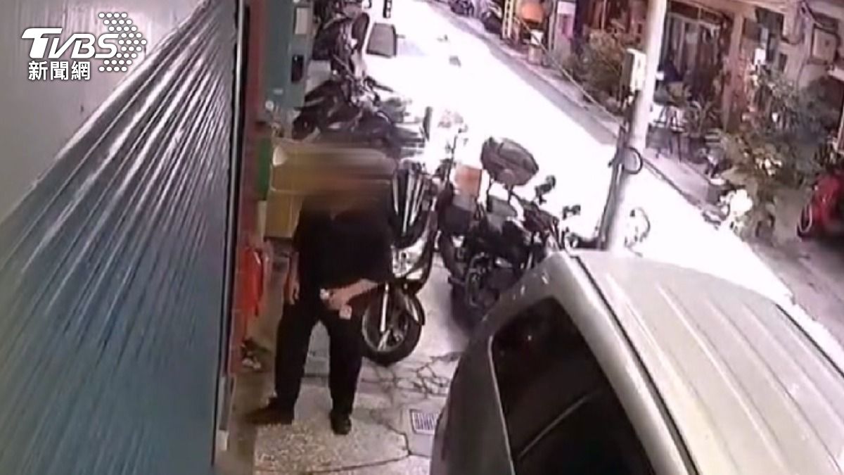 竊盜通緝男尾隨返家 女機警逃跑 超商店員「鷹眼」逮人