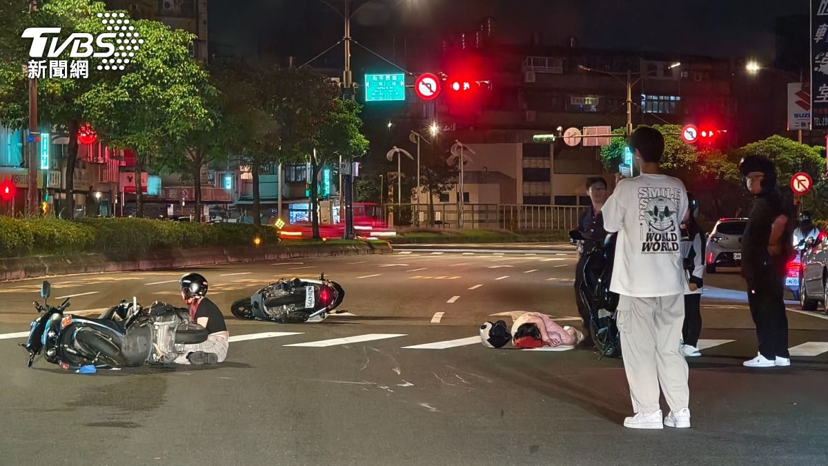 鬼切?疑前車不當變換車道 2機車碰撞釀3傷