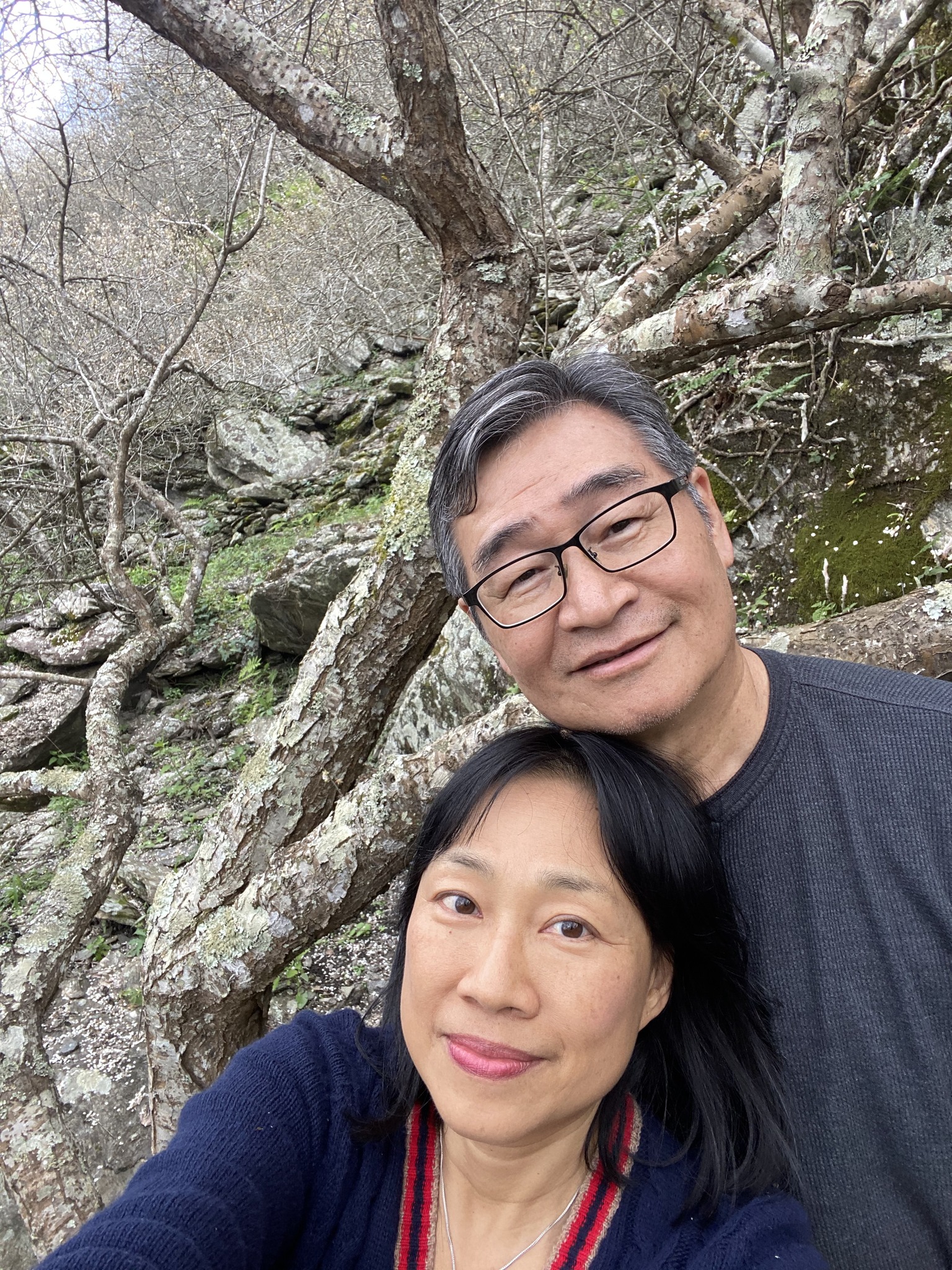 王浩一的伴侶王曙芳痛喊，「我拉著他的手搓揉，一遍遍叫喚他回家...。」（圖／翻攝自王曙芳臉書）