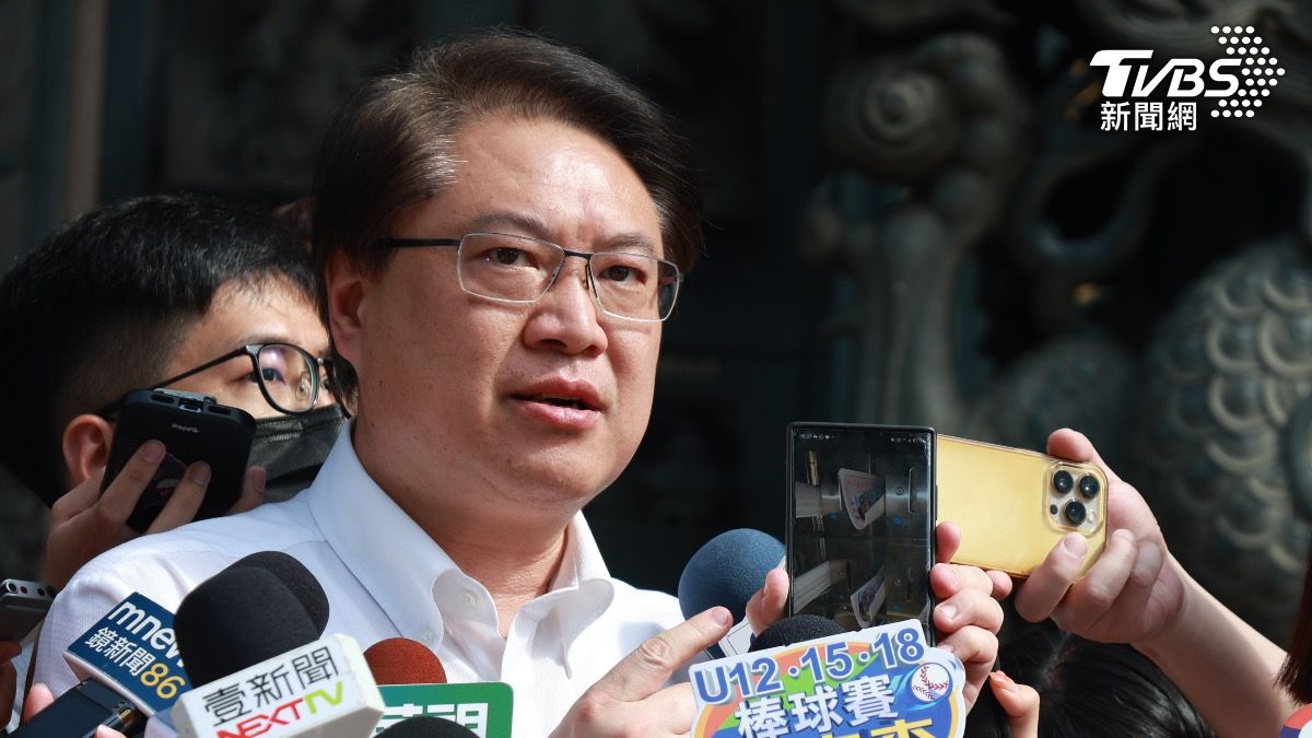 林右昌受訪。(圖/華子琛攝)
