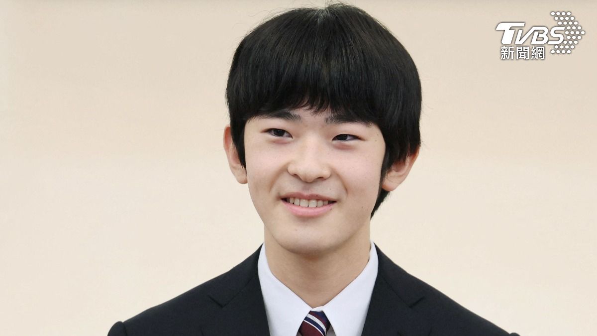 悠仁親王上大學打球吃松屋　嘴巴微張放鬆表情曝