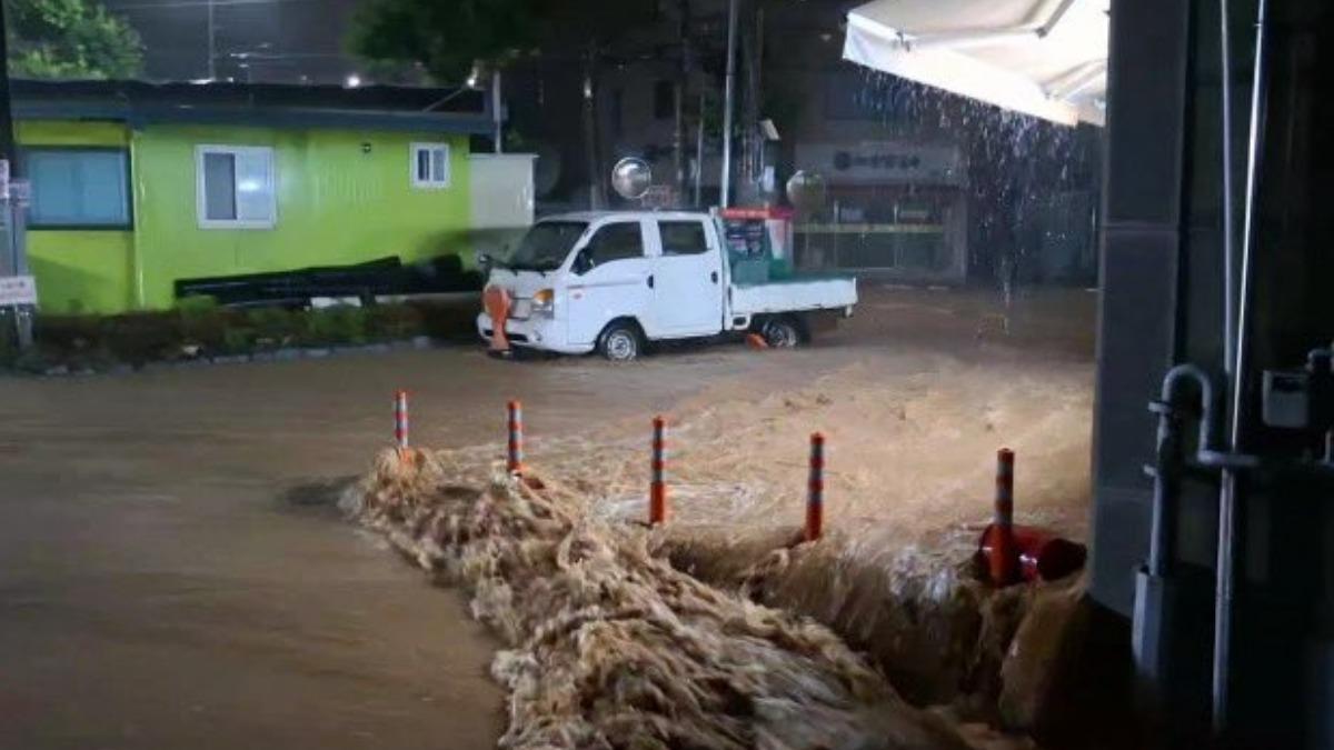 忠清南道降下強降雨。（圖／取自韓聯社）