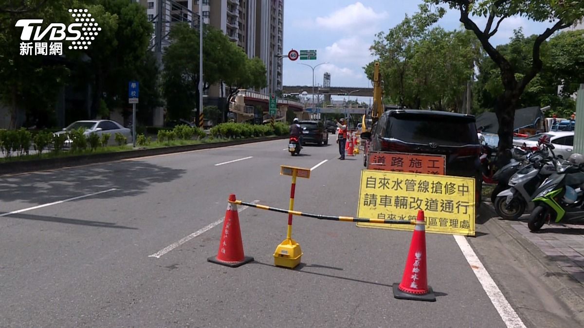 潭子閥類漏水釀停水危機!台中10區「無預警斷水」,居民錯愕。(圖/TVBS)