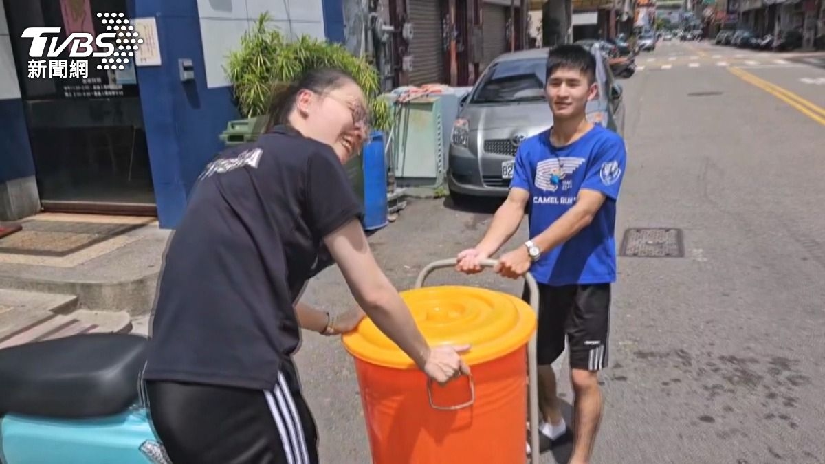 台中緊急停水無通知,里長怒:民眾措手不及。(圖/TVBS)
