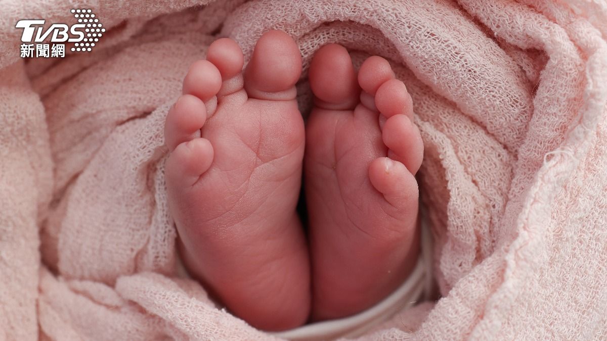 將7月女嬰認成「洋娃娃」!法國6歲男童抱起摔死 靜坐屍體旁