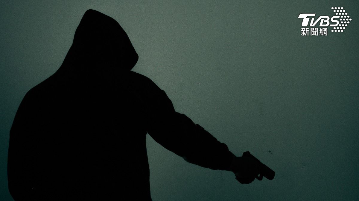 英少年槍殺母妹!狠刺弟百刀 只因想當21世紀最強殺手