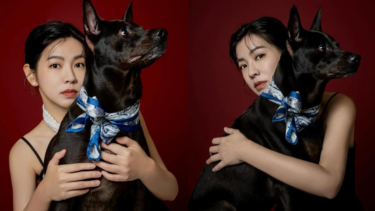 米可白「上廁所被緊盯」曬照求饒!愛犬寸步不離:能否給一些私人空間