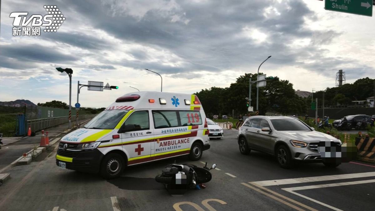 新北市樹林區今(18)日發生一起死亡車禍。(圖/TVBS)