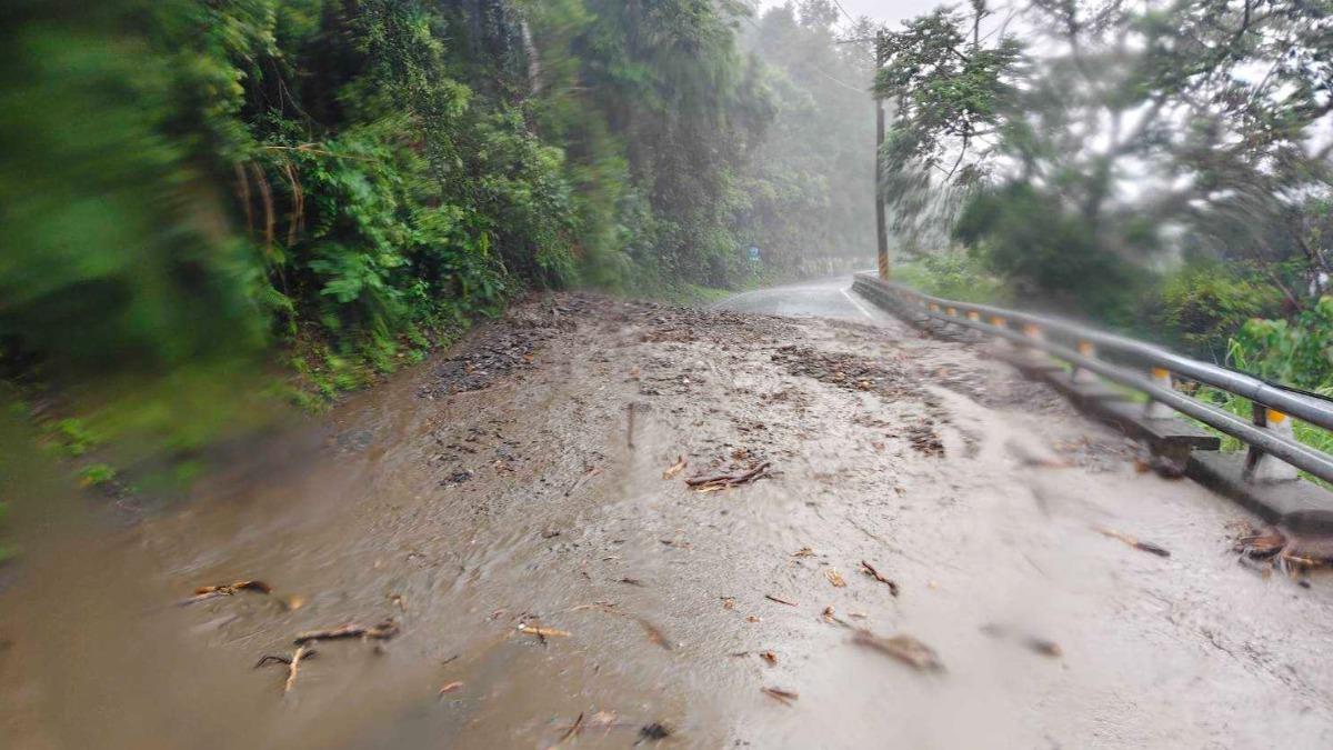 台東縣海端鄉台20線186K下馬路段今早發生邊坡坍方。（圖／翻攝自公路局官網）