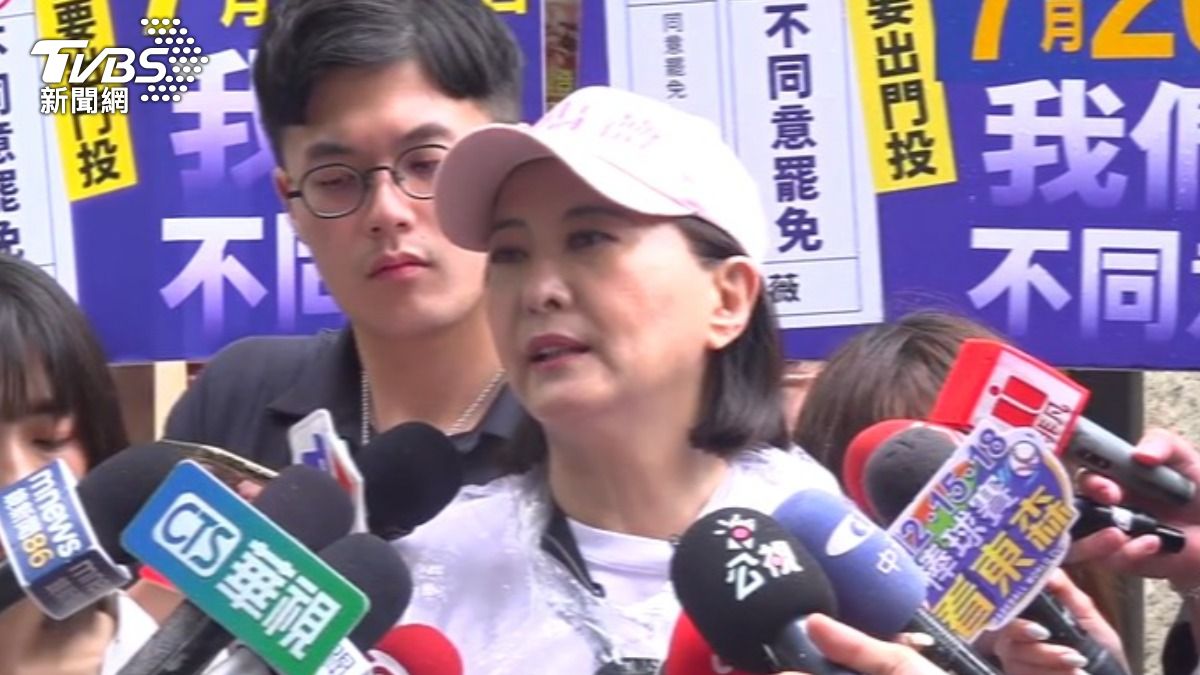 王鴻薇批評民進黨只會扣紅帽，反嗆沈伯洋的父親在中國經商，才是賺紅錢、舔共。（圖／TVBS）