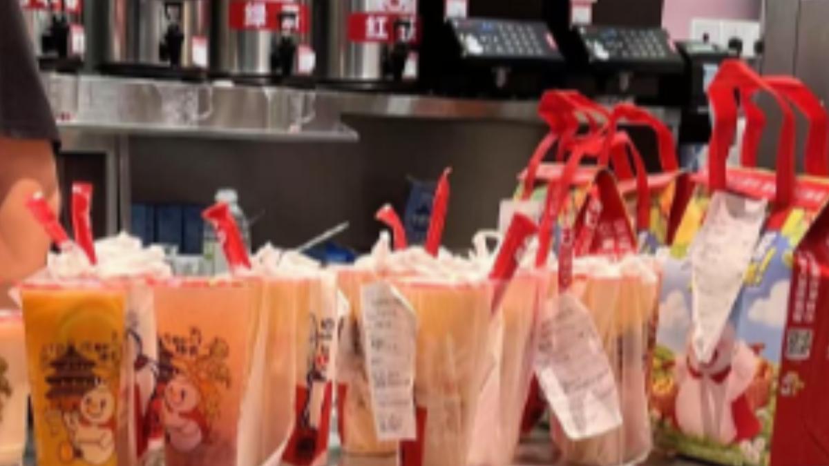 大陸外送巨頭掀起補貼大戰，令手搖飲店訂單量暴增。（圖／翻攝自第一財經）