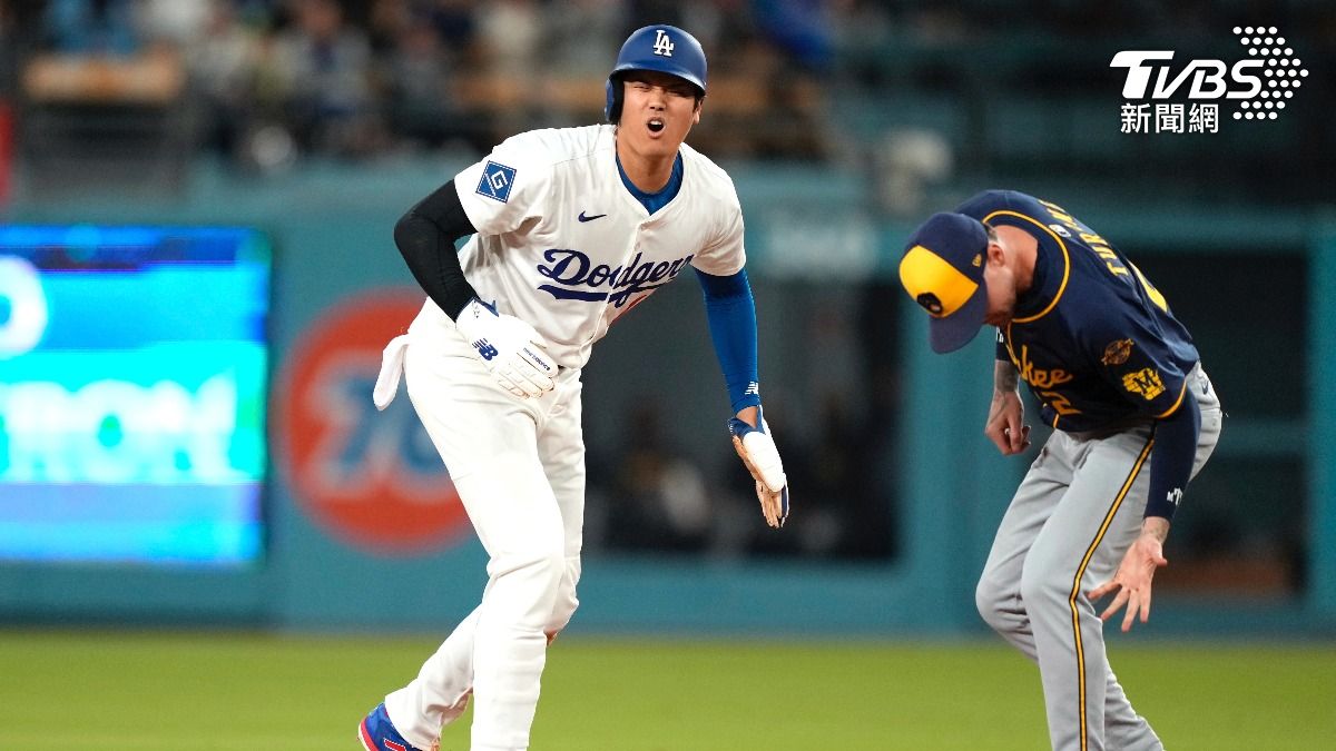 盜壘卻被球砸肚! 大谷翔平痛到蹲地 道奇教頭:無大礙